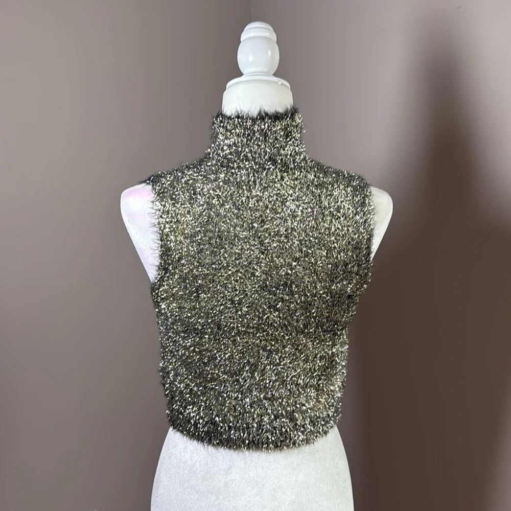 AKIRA Black Gold Metallic Mock Neck Sleeveless Crop Top NWT Sparkly Party - Picture 3 of 4